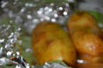 Młode ziemniaki pieczone w całości,faszerowane serem żółtym,warzywami i tuńczykiem