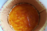 Tort serowy w koszyczku biszkoptowym