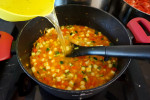 Zupa curry z papryką i cukinią