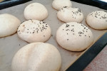 Domowe bułki na zakwasie pszennym na mieszanych mąkach