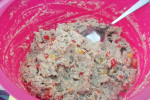 Krucho - drożdżowe rogaliki z mięsnym farszem z dodatkiem papryki konserwowej
