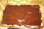 Sernik miętowy w biszkoptach z polewą czekoladową