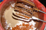 Ciasto kakaowo=piernikowe z delicjami,czekoladą