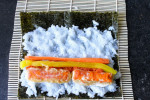 Futomaki z paluszkami surimi i kawiorem / sushi