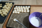 Ciasteczka przekładane marmoladą i lukrowane
