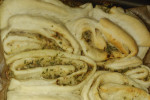 Ziołowo-czosnkowy chlebek do odrywania