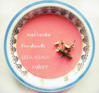 Zupa truskawkowa z wodą różaną
