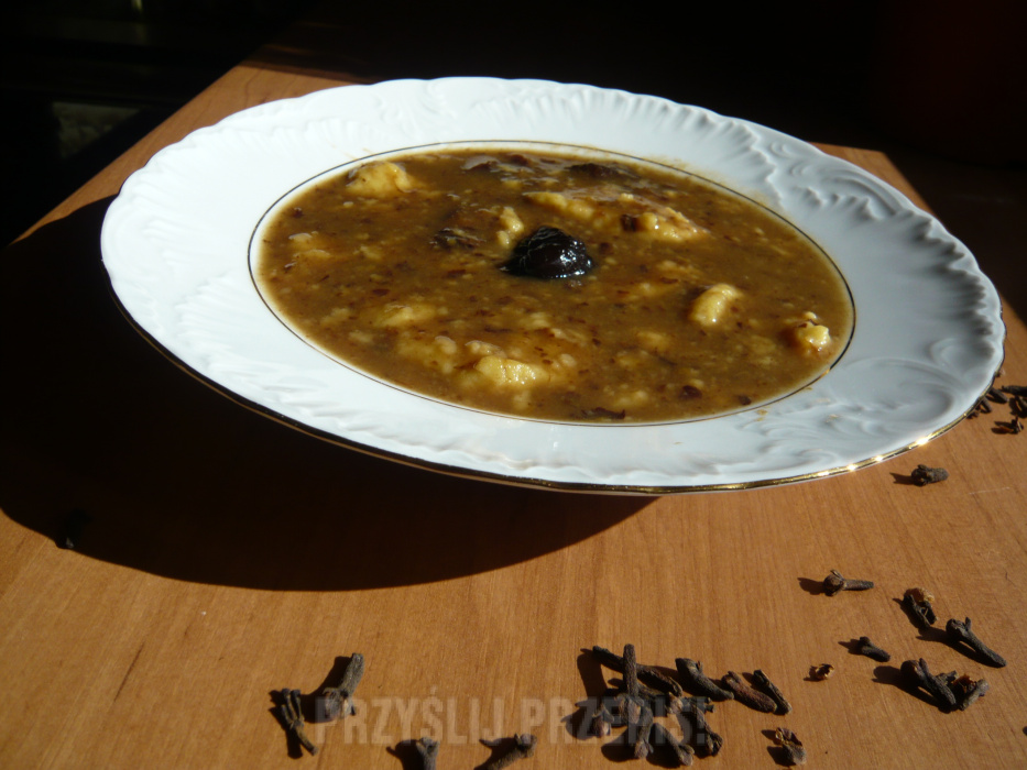zupa z suszonych śliwek
