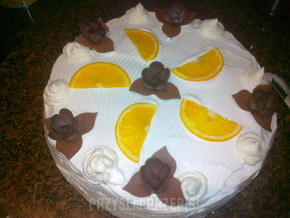 Tort śmietanowo-pomarańczowy