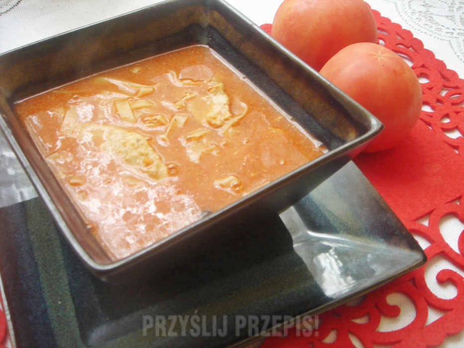 pikantna zupa marchewkowo pomidorowa