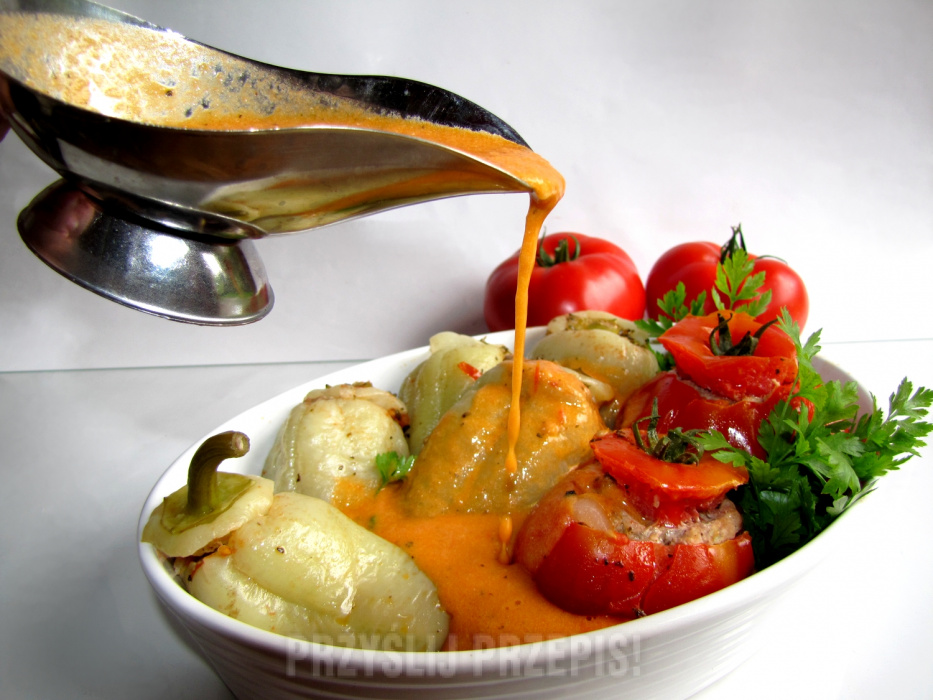 pomidory i papryczki faszerowane