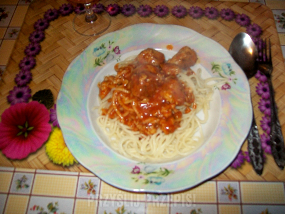 spaghetti z klopsikami
