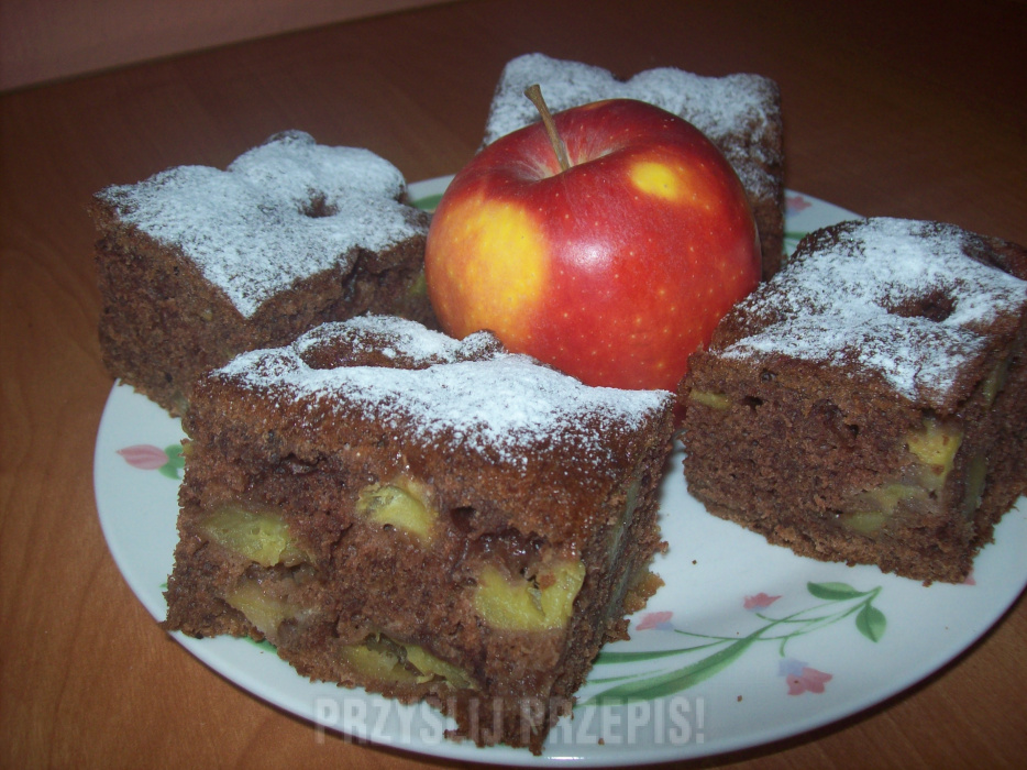 „Ciasto czekoladowe z jabłkami”