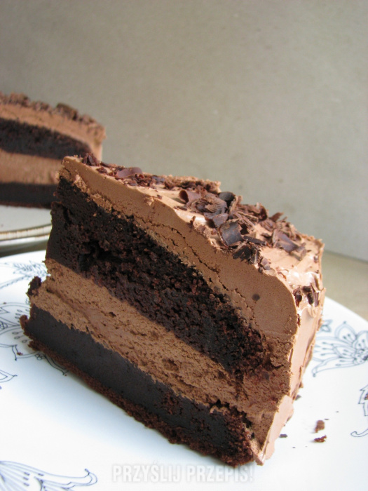Mocno czekoladowy tort z musem i kremem czekoladowym