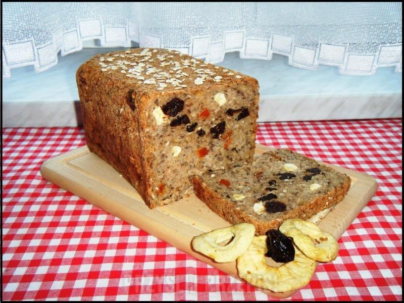 Chleb „bakaliowa fantazja” z wypiekacza do chleba
