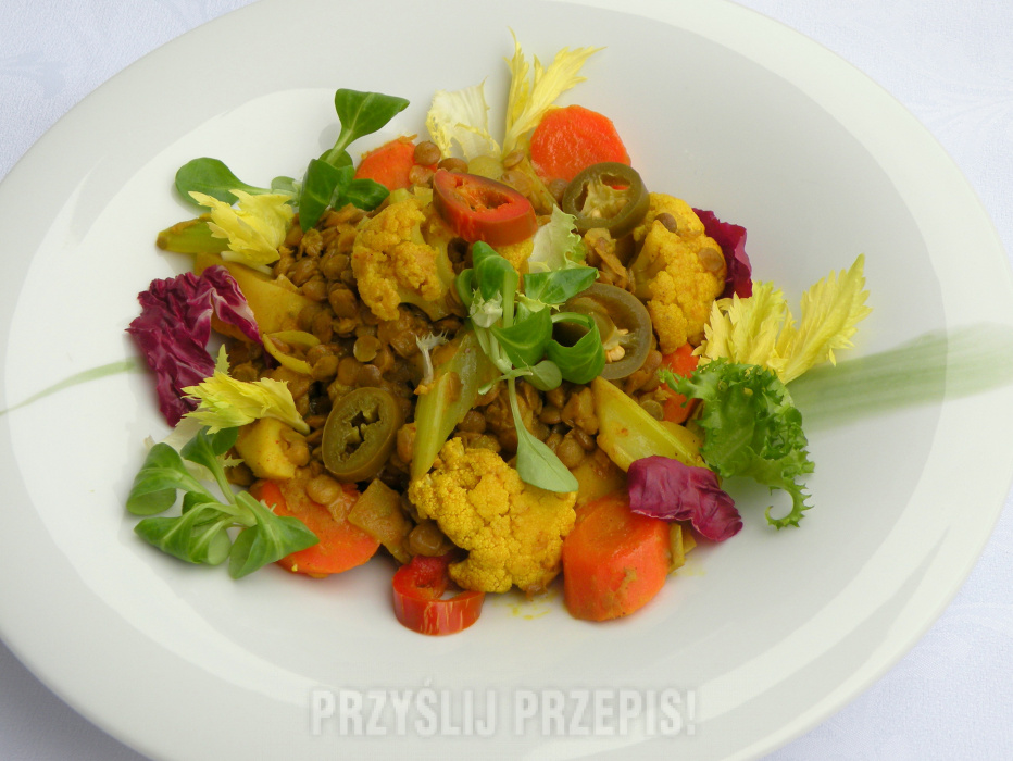 Pikantne warzywa z soczewicą i curry