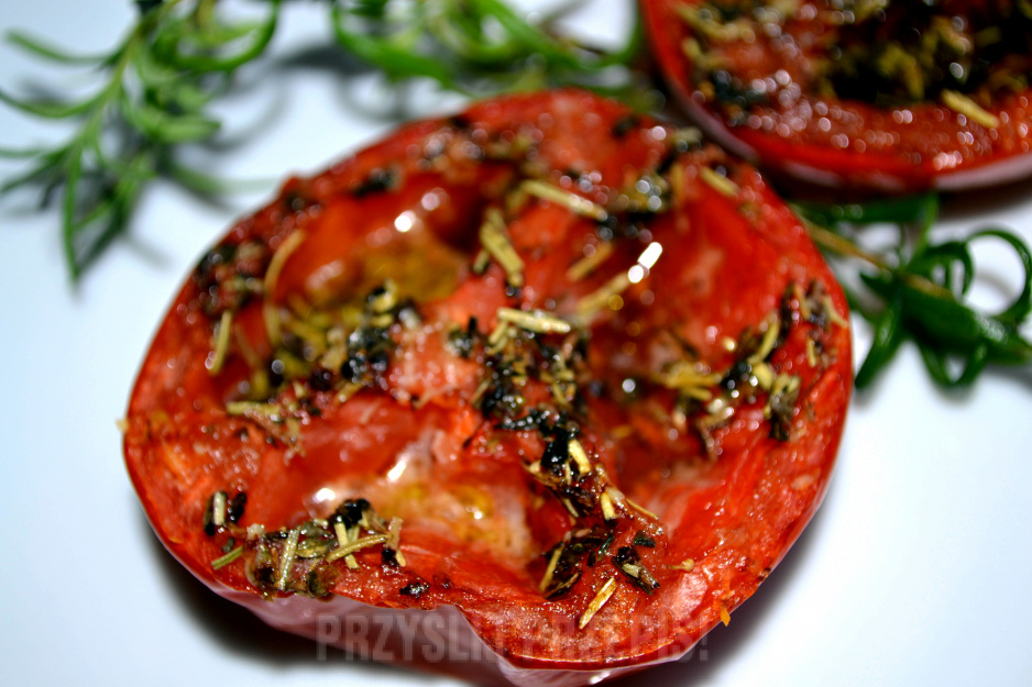 Pomidory spod grilla.
