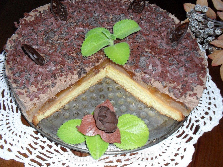 Tort gruszkowo-czekoladowy