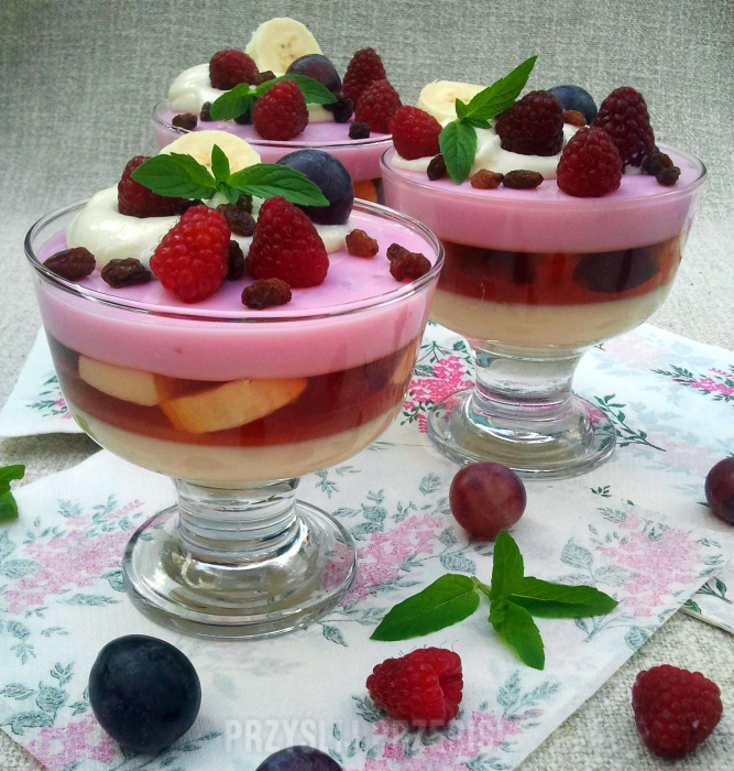 deser jogurtowo-owocowy