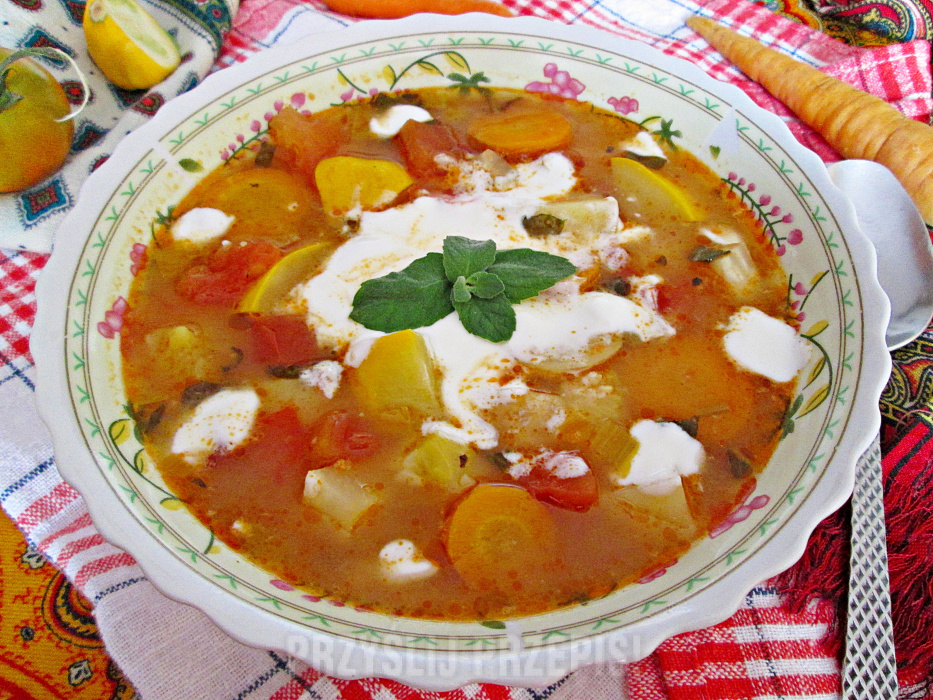Zupa pomidorowo-jarzynowa na piwie