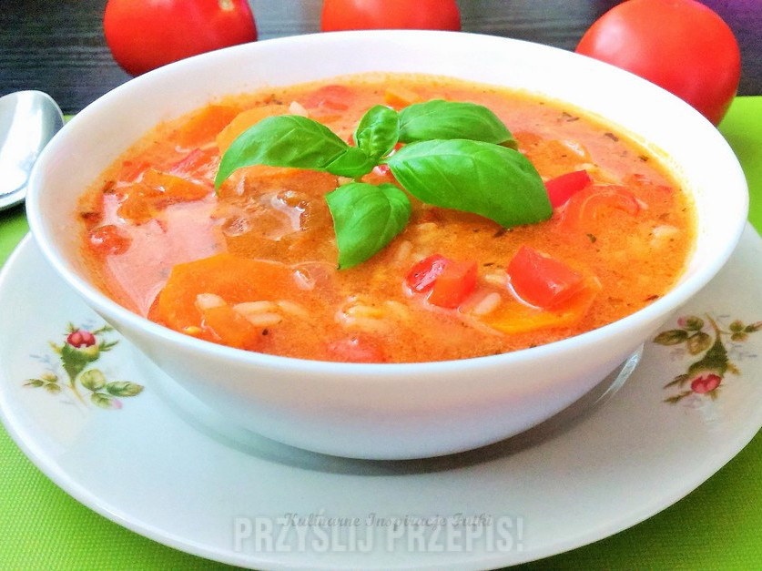pikantna zupa pomidorowa