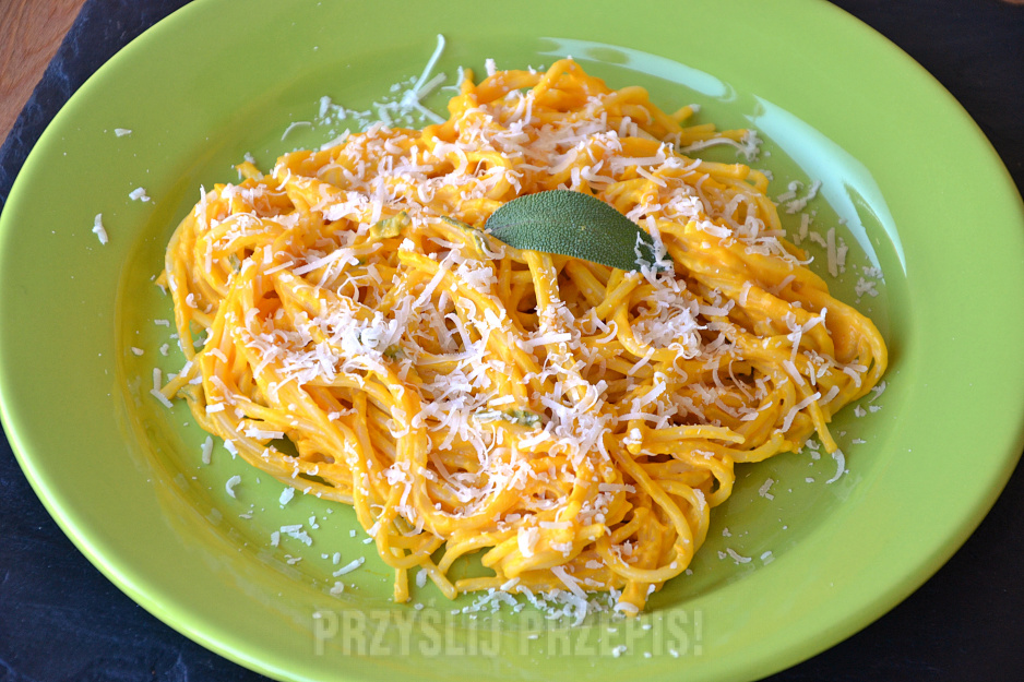 Spaghetti z dyniowym sosem