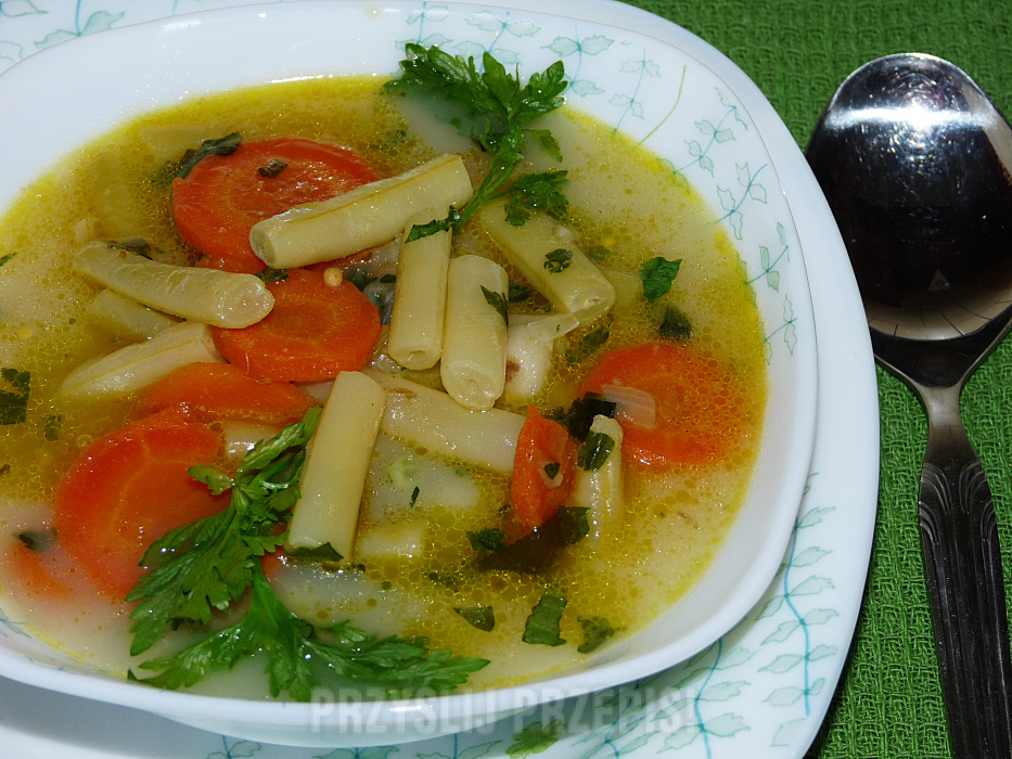 Zupa jarzynowa z fasolki szparagowej 