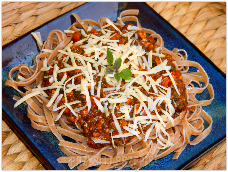 Spaghetti szpinakowo-paprykowe
