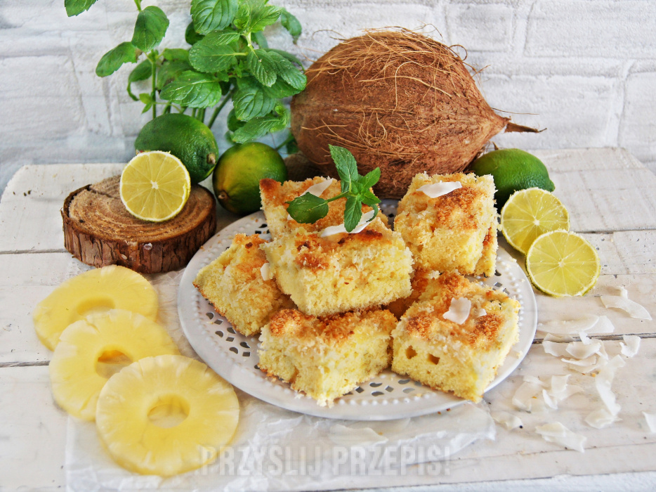 Szybkie ciasto ananasowo kokosowe z limonką
