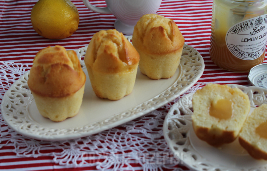 Cytrynowe muffiny z lemon curd