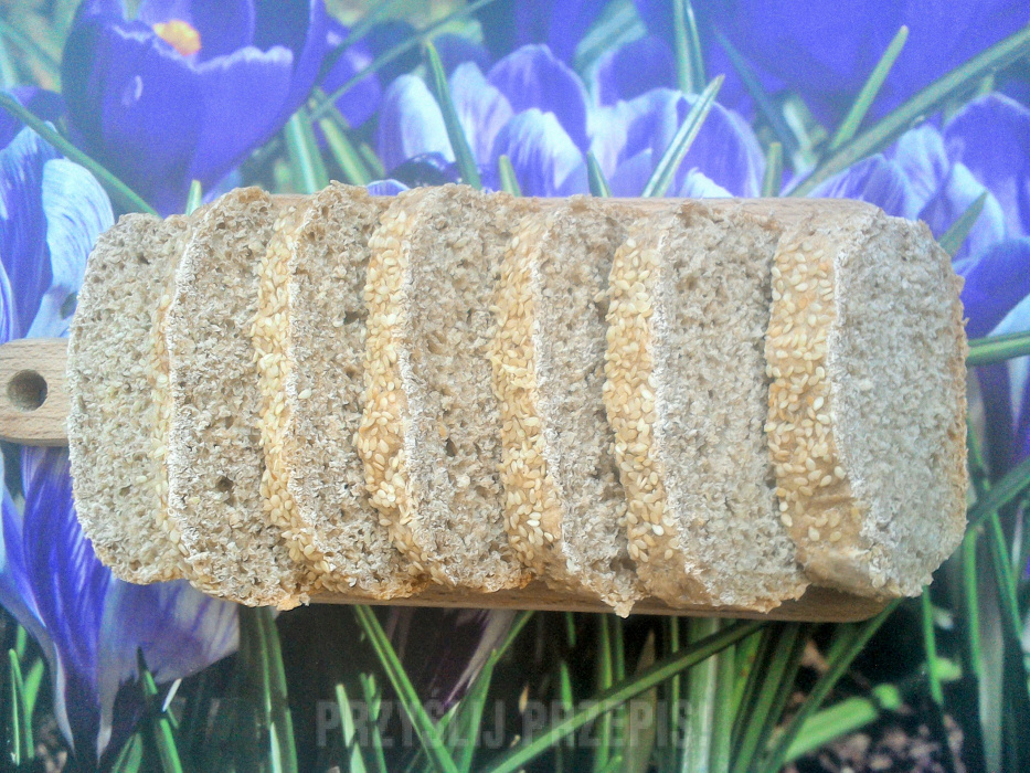 Chleb pszenno-żytni z sezamem
