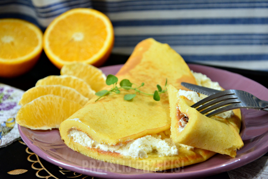 Omlet pomarańczowy z pomarańczowym serkiem