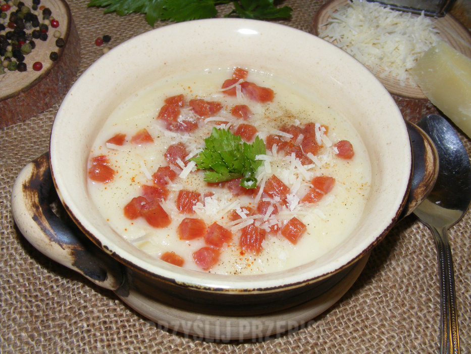 Kremowa zupa ziemniaczano selerowa
