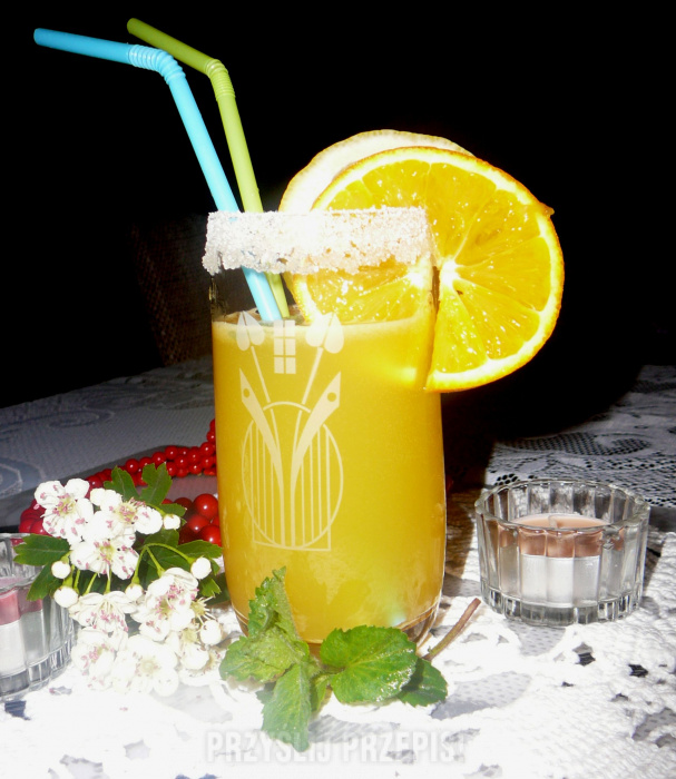 Orzeżwiająca lemoniada pomarańczowo-miętowa-cytrynowa