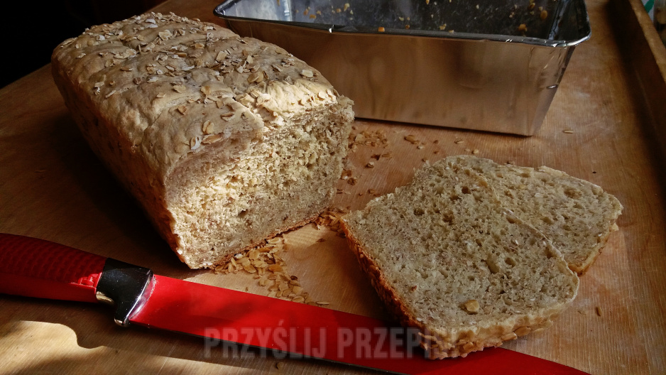 Chleb pszenno - kukurydziany z płatkami owsianymi