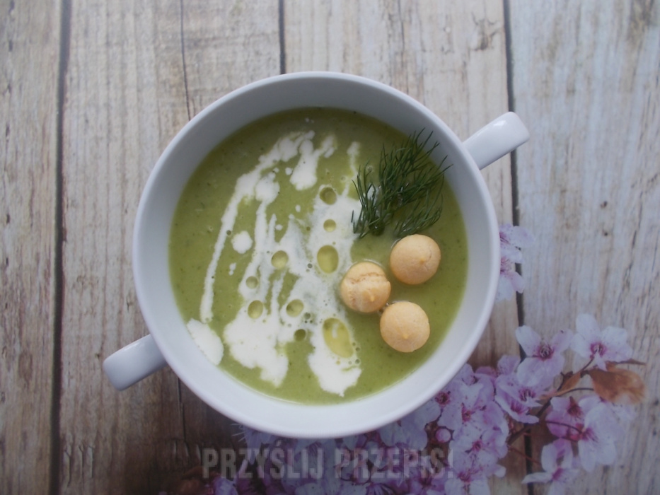 Zielona zupa krem (wytrawne cappuccino)