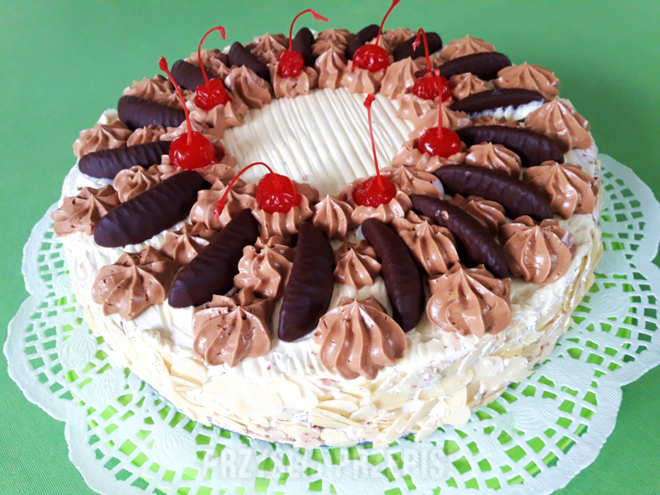 Tort imieninowy czekoladowo-wiśniowy