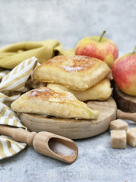 Naleśniki z jabłkiem zapieczone na maśle