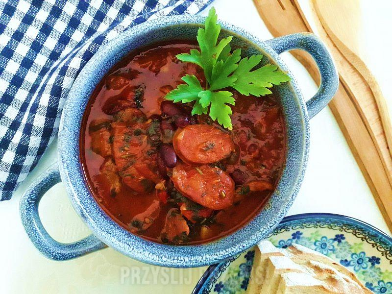 Fabada - gęsta zupa z chorizo