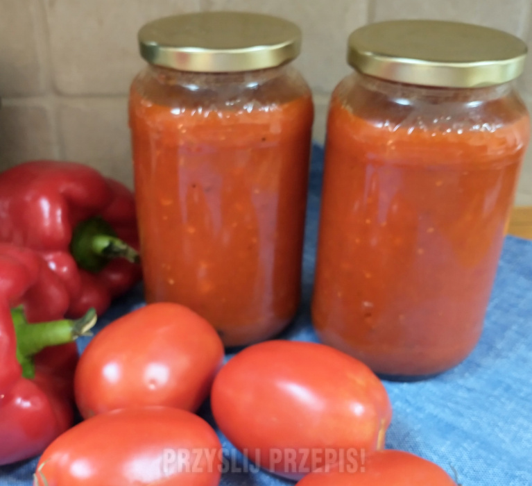 Sos pomidorowy z papryką