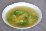zupa jaglano-brokułowa na skrzydełkach