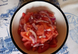 Sałatka z pomidorów z czerwoną cebulką wg Jolanta  KG