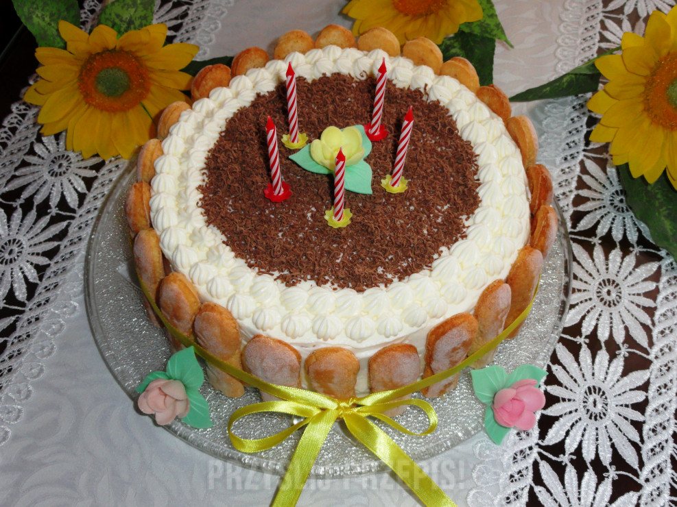 Urodzinowy tort tiramisu