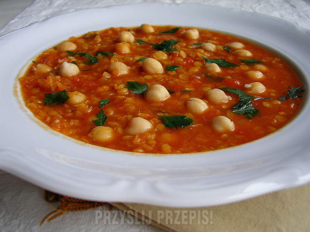 Marokańska zupa z ciecierzycą i soczewicą