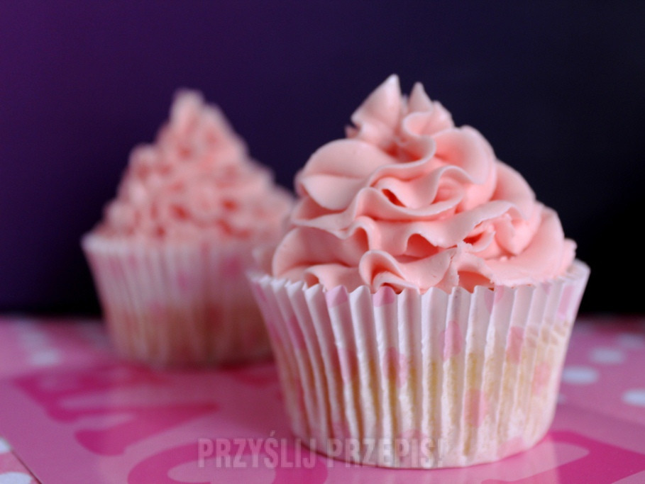 Różowe cupcakes cytrynowe