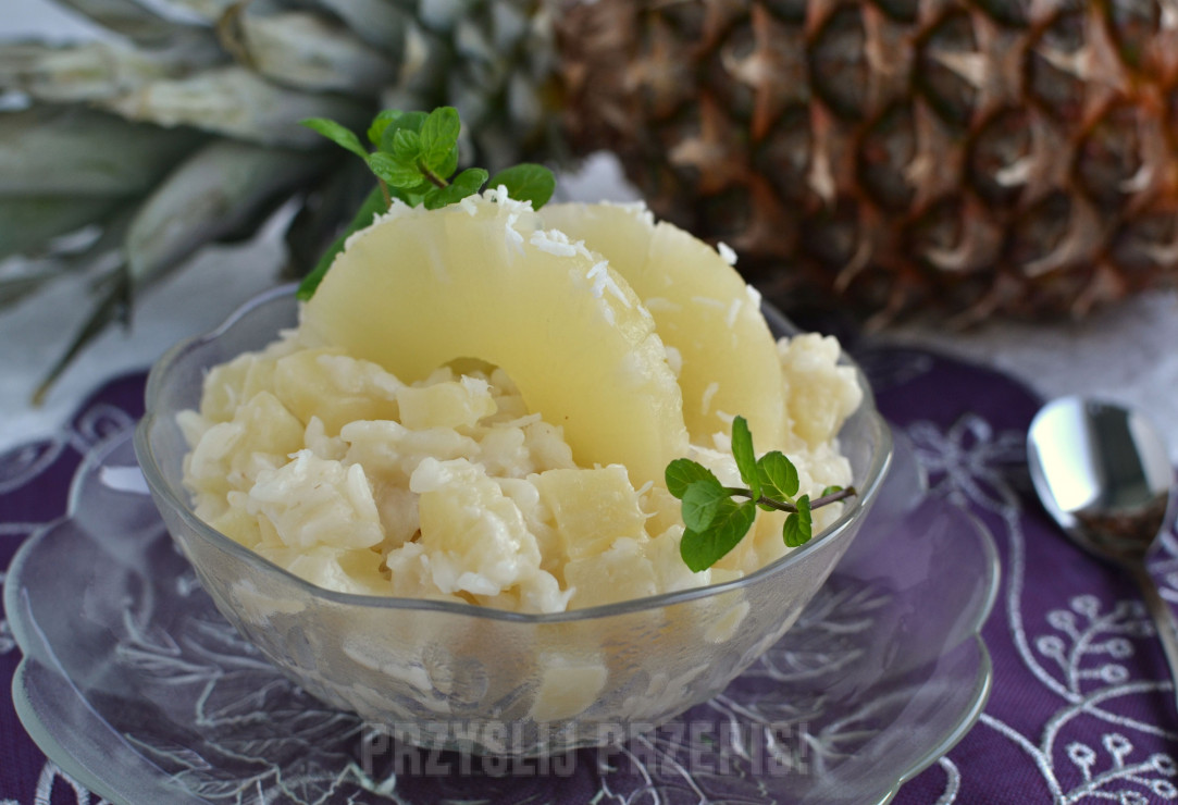 Kokosowe risotto z ananasem