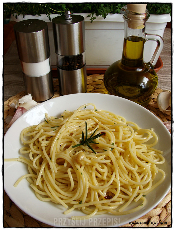 Spaghetti z oliwą i czosnkiem