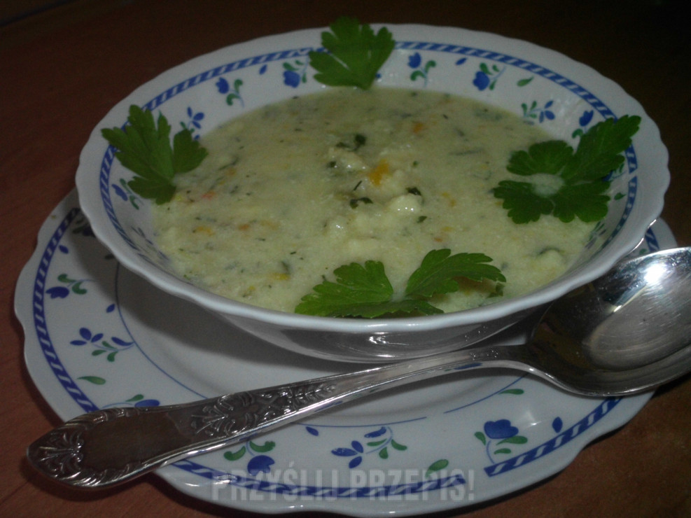 zupa z białych szparagów