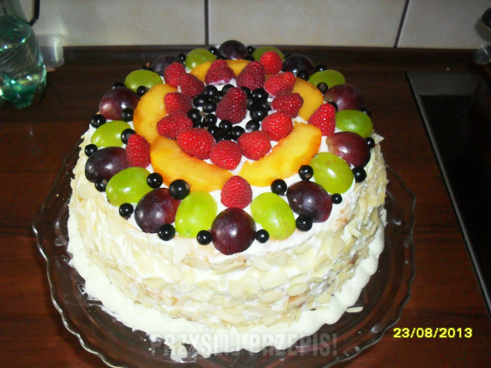 tort z owocami