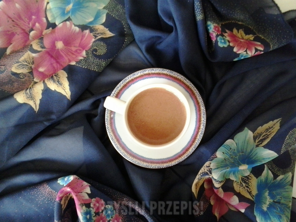 Wiśniowa kawa cappuccino